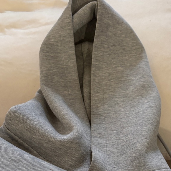 Gray Hoodie and Sweatpants Set - Picture 6 of 9